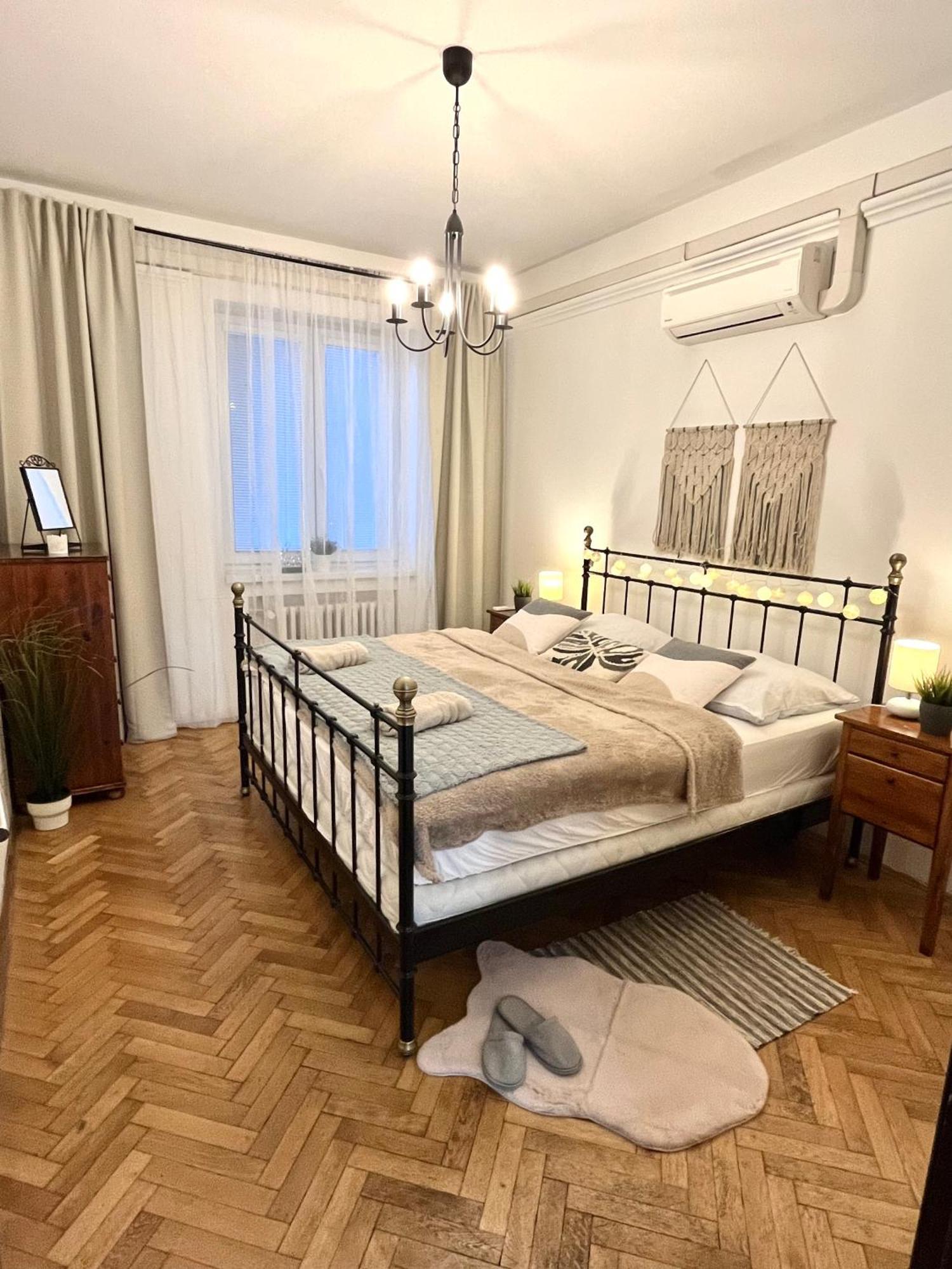 Audrey Hepburn Apartment Cathedral View Top Location Air Conditioned Bratislava Exterior photo